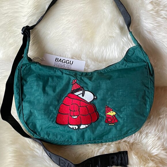 BAGGU x Peanuts NWT Medium Crescent Bag - Snoopy & Woodstock (Cypress) - Picture 1 of 13